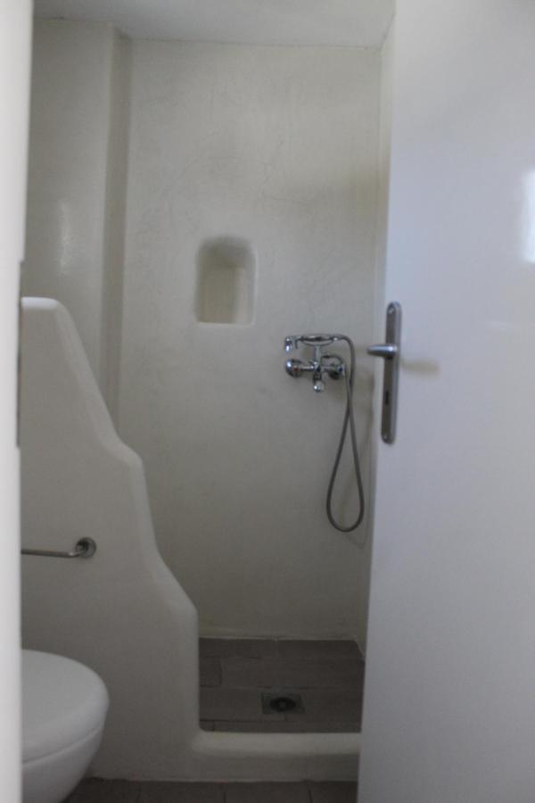 Meltemi Rooms And Studios 아나피 외부 사진