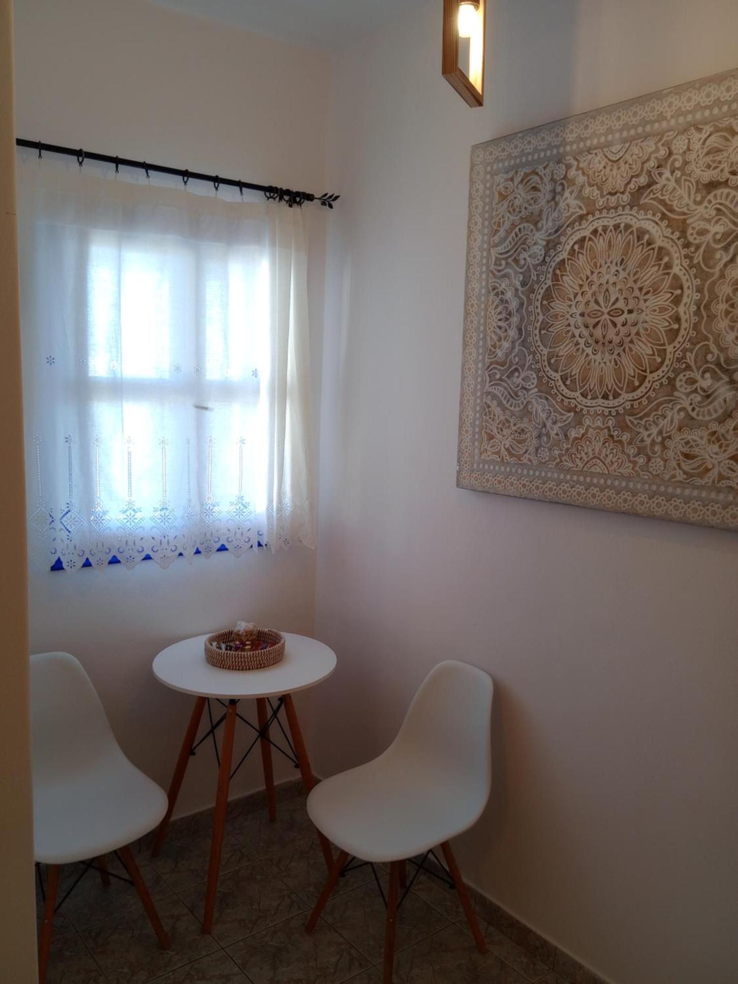 Meltemi Rooms And Studios 아나피 외부 사진