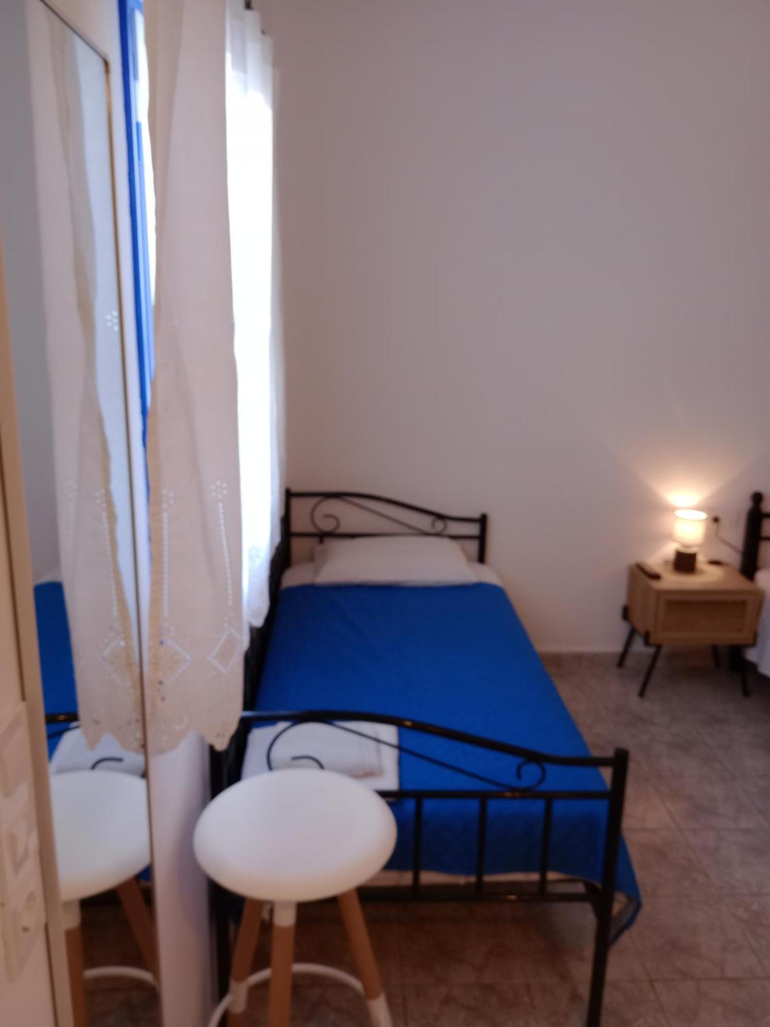 Meltemi Rooms And Studios 아나피 외부 사진
