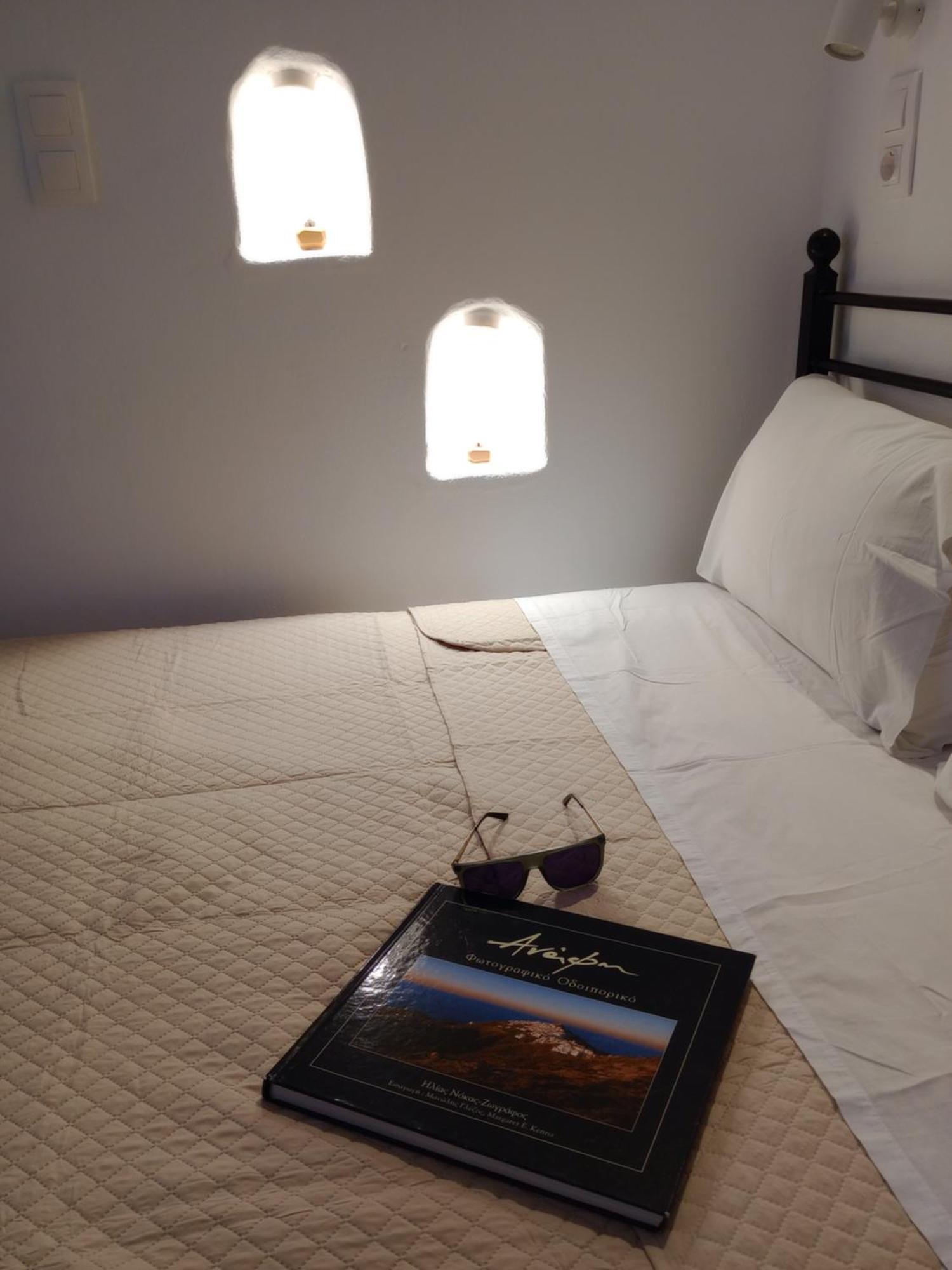 Meltemi Rooms And Studios 아나피 외부 사진